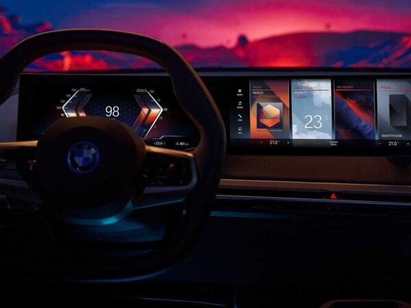 BMW iDrive: il dialogo fra auto e guidatore